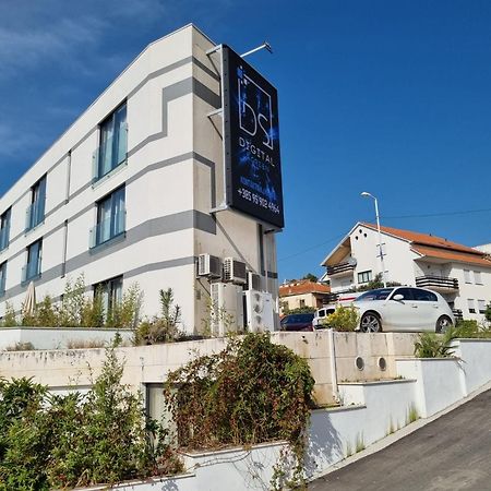 Hotel Jona Podstrana Buitenkant foto