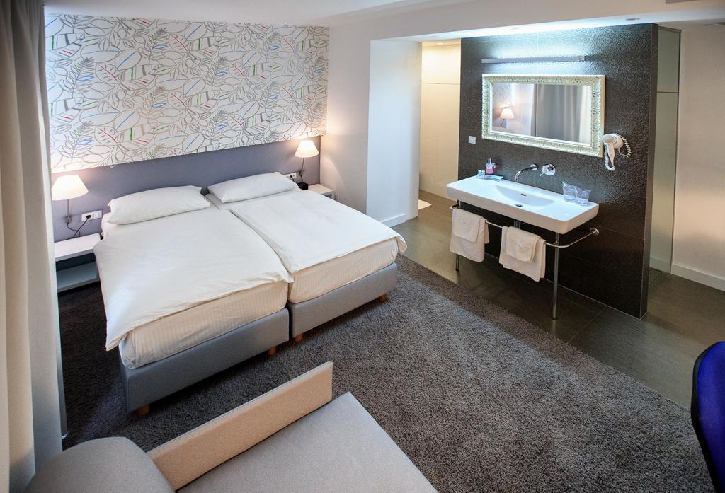 Hotel Jona Podstrana Kamer foto