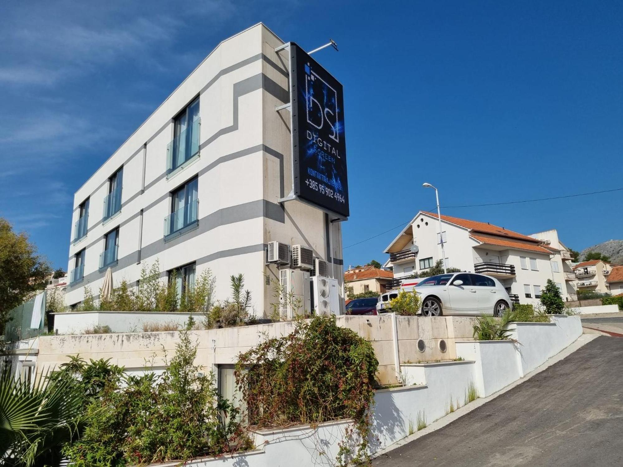 Hotel Jona Podstrana Buitenkant foto