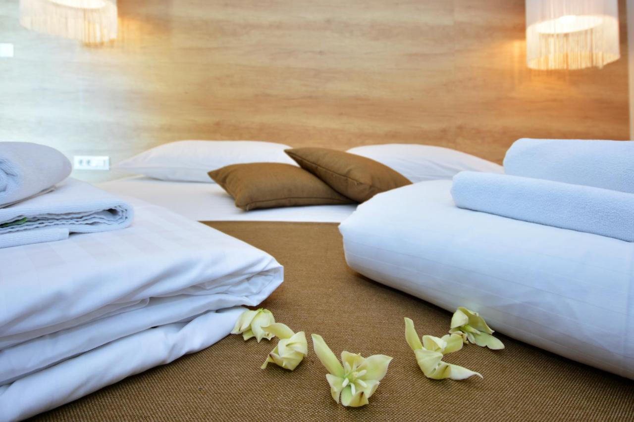 Hotel Jona Podstrana Buitenkant foto