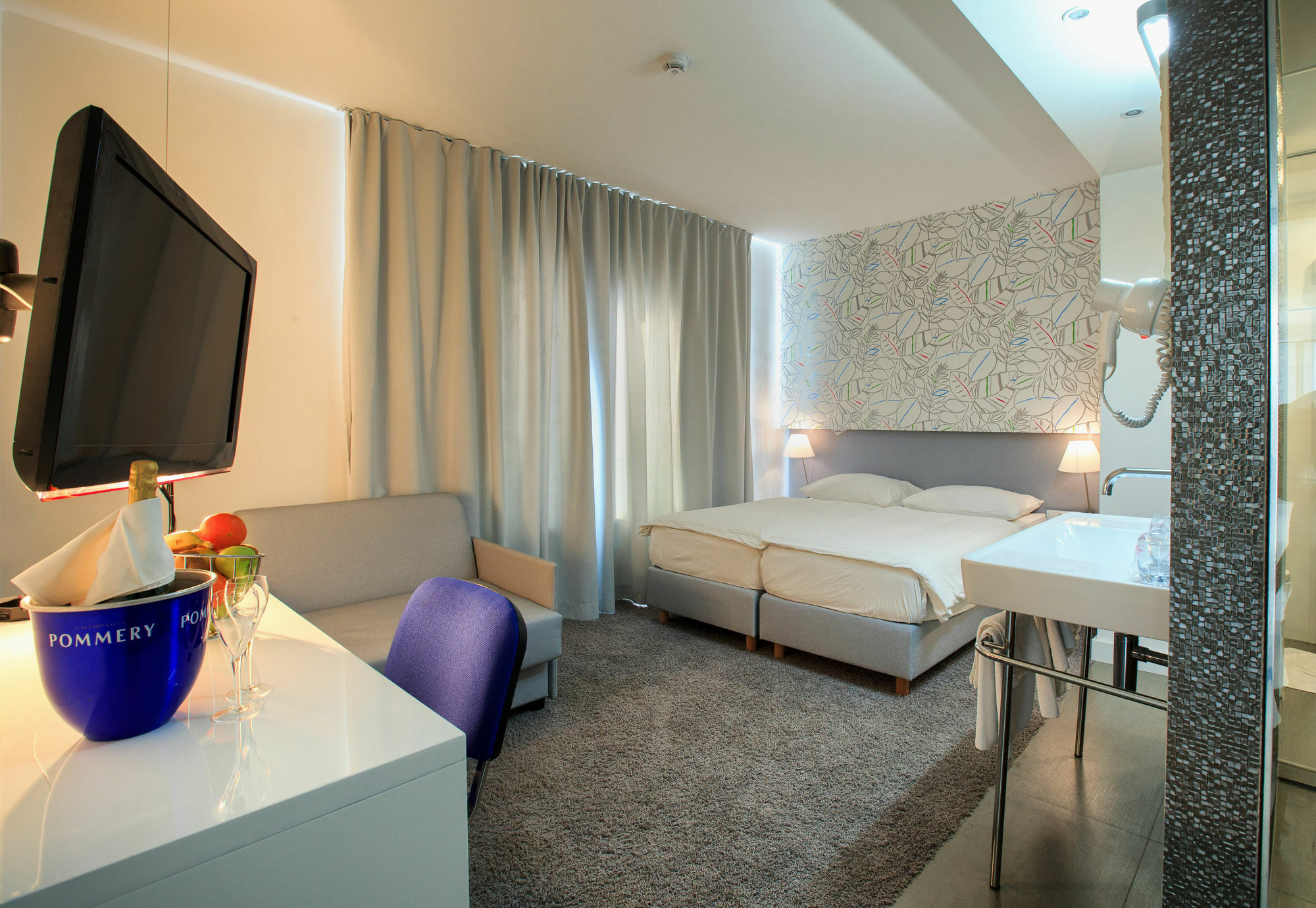 Hotel Jona Podstrana Buitenkant foto